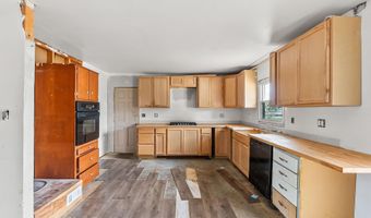 1858 W Auburn Dr, Auburn, IN 46706
