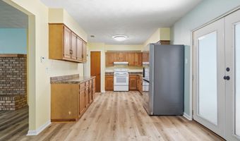 9260 Pinecrest Dr, Biloxi, MS 39532