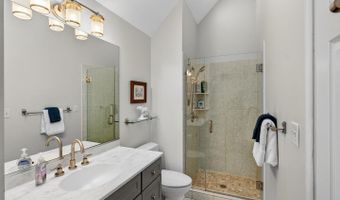 6282 15TH Rd N, Arlington, VA 22205