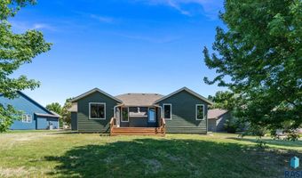 813 E Heatherwood Dr, Brandon, SD 57005
