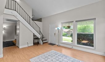 404 Applestone Dr, Ballwin, MO 63021