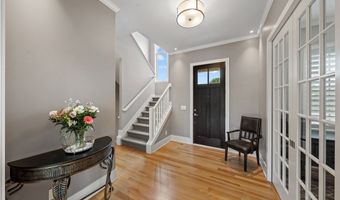 435 Dunwoody Dr, Aurora, OH 44202