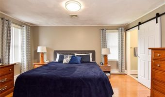 17 Middle St, North Providence, RI 02911