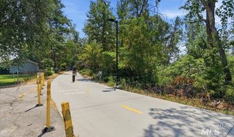 857 N River Path Ln, Boise, ID 83703