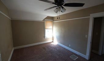 902 S 3rd St, Aberdeen, SD 57401