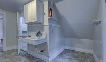 1208 N SUPERIOR St, Appleton, WI 54911