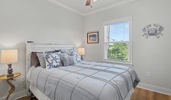 4059 Robin St, Bay St. Louis, MS 39520