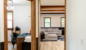 303 N Hudson Ave, Aurora, MO 65605