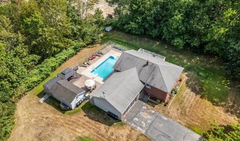 1391 Turner St, Auburn, ME 04210