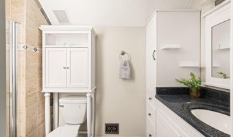 156 N BEDFORD St B, Arlington, VA 22201