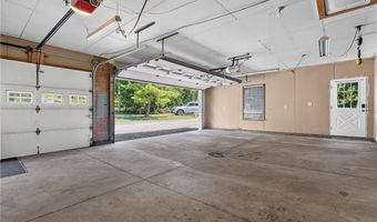 12757 Chamberlain Rd, Aurora, OH 44202