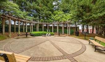 4862 EISENHOWER Ave 273, Alexandria, VA 22304