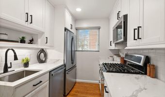 217 N EMERSON St, Arlington, VA 22203