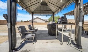 17993 Mondamon Rd, Apple Valley, CA 92307