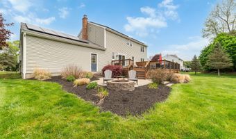 27 S Pond Cir, Cheshire, CT 06410
