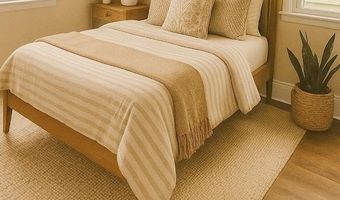 135 W 52ND St, Bayonne, NJ 07002