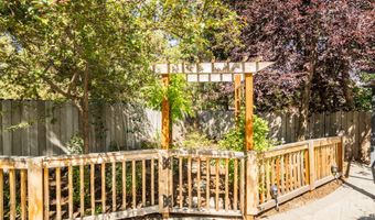 796 SE Briarwood Ct, Bend, OR 97702