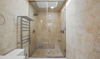 8121 BRIAR CREEK Dr, Annandale, VA 22003