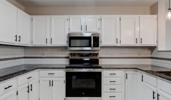 136 Pembroke Rd 9-78, Danbury, CT 06811