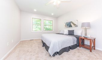 2728 Kimberley Rd, Ann Arbor, MI 48104