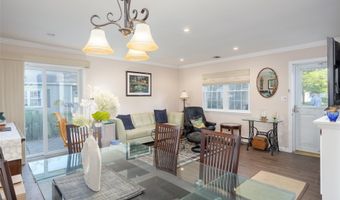 7 Harbor N, Amityville, NY 11701