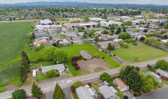 2120 Three Lakes Rd SE, Albany, OR 97322