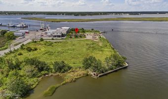 540 Bayview Ave, Biloxi, MS 39530