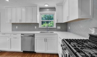 56 Glad Valley Dr, Billerica, MA 01821