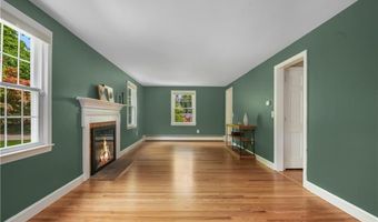 27 Christine Dr, Barrington, RI 02806