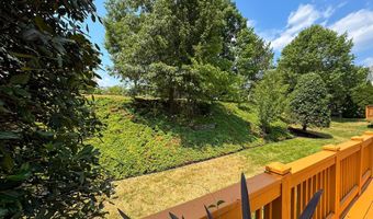 43820 LAUREL RIDGE Dr, Ashburn, VA 20147