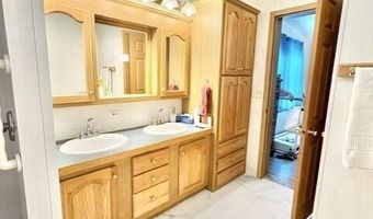 8 Windsor Dr, Alfred, ME 04002