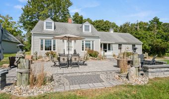 10 Hilltop Rd, East Lyme, CT 06357