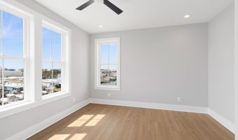 121 Sound Dr, Atlantic Beach, NC 28512