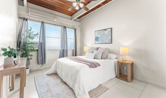 98-822 Kaamilo St, Aiea, HI 96701