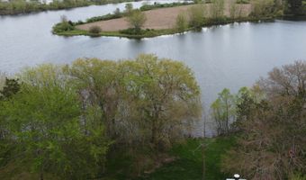1015 Timber Lake Dr, Antioch, IL 60002