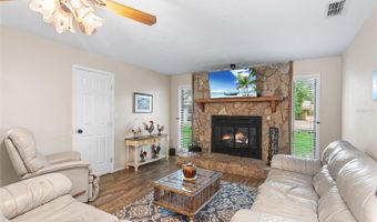 204 ESSARY St N, Auburndale, FL 33823