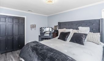 16 Netz Pl, Albertson, NY 11507