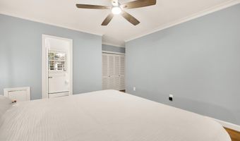 4112 DOWNING St, Annandale, VA 22003