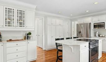 15 Strafford Ln, Bedford, NH 03110