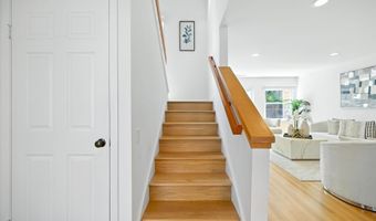 357 Centre Ct, Alameda, CA 94502