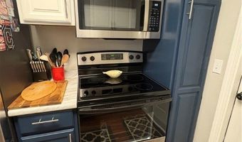 110 Habant Dr, Amherst, OH 44001