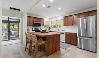 1050 White Cottage Rd N, Angwin, CA 94508