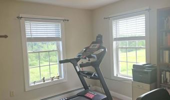 93 Streamside Ln, Bangor, ME 04401