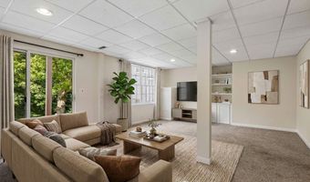 1410 Grandview Ct 1410, Algonquin, IL 60102