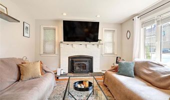 9 Norman St, Cumberland, RI 02864