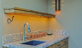 34 Rincon Canada, Abiquiu, NM 87510
