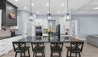9991 Crow Ln, Adkins, TX 78101