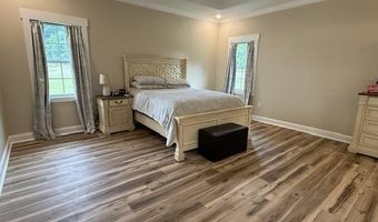 1867 Locust Grove Rd, Batesville, AR 72501
