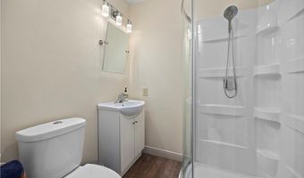 621 Van Oaks Dr, Amherst, OH 44001