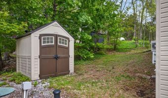 1052 Lakeside Dr E, Alloway, NJ 07422